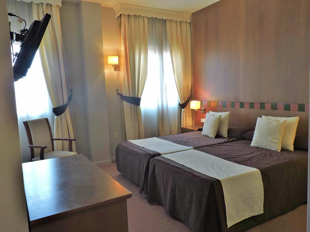 Hotel Las Yucas Atarfe Extérieur photo